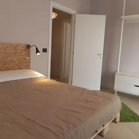 La Casa Di Milly Appartement Alba  Kamer foto